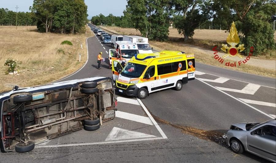Villacidro, scontro fra una Fiat 600 e un camper: una donna gravemente ferita