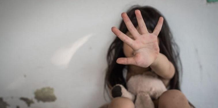 Olbia, tocca le parti intime di una bimba: chiesto il processo per un 60enne 