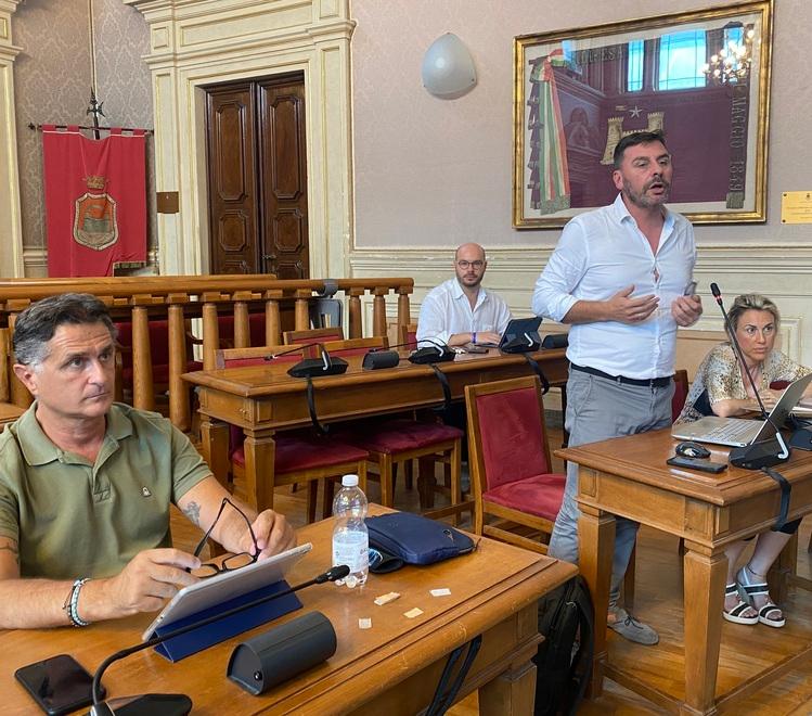 Nella foto i banchi della destra, del M5S e del Pd