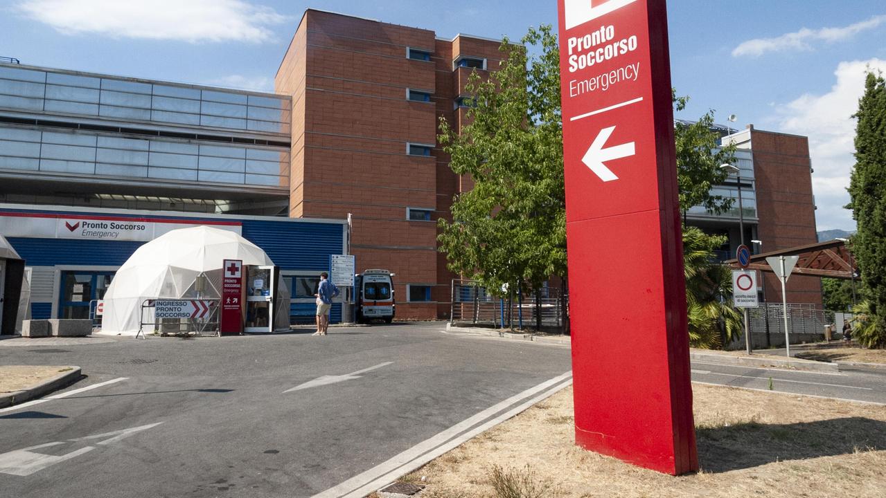 Ospedale Versilia, giro di vite contro le auto d’ostacolo al pronto soccorso