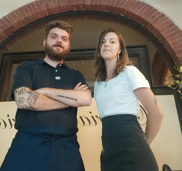 Tommaso Borghini e Monica Serban i nuovi gestori del ristorante Da Vittorio che riapre da oggi in via del Cavatore