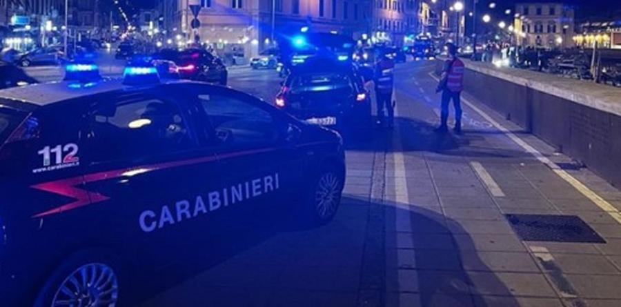 
	Un posto di controllo dei carabinieri sul lungomare (foto d'archivio)

