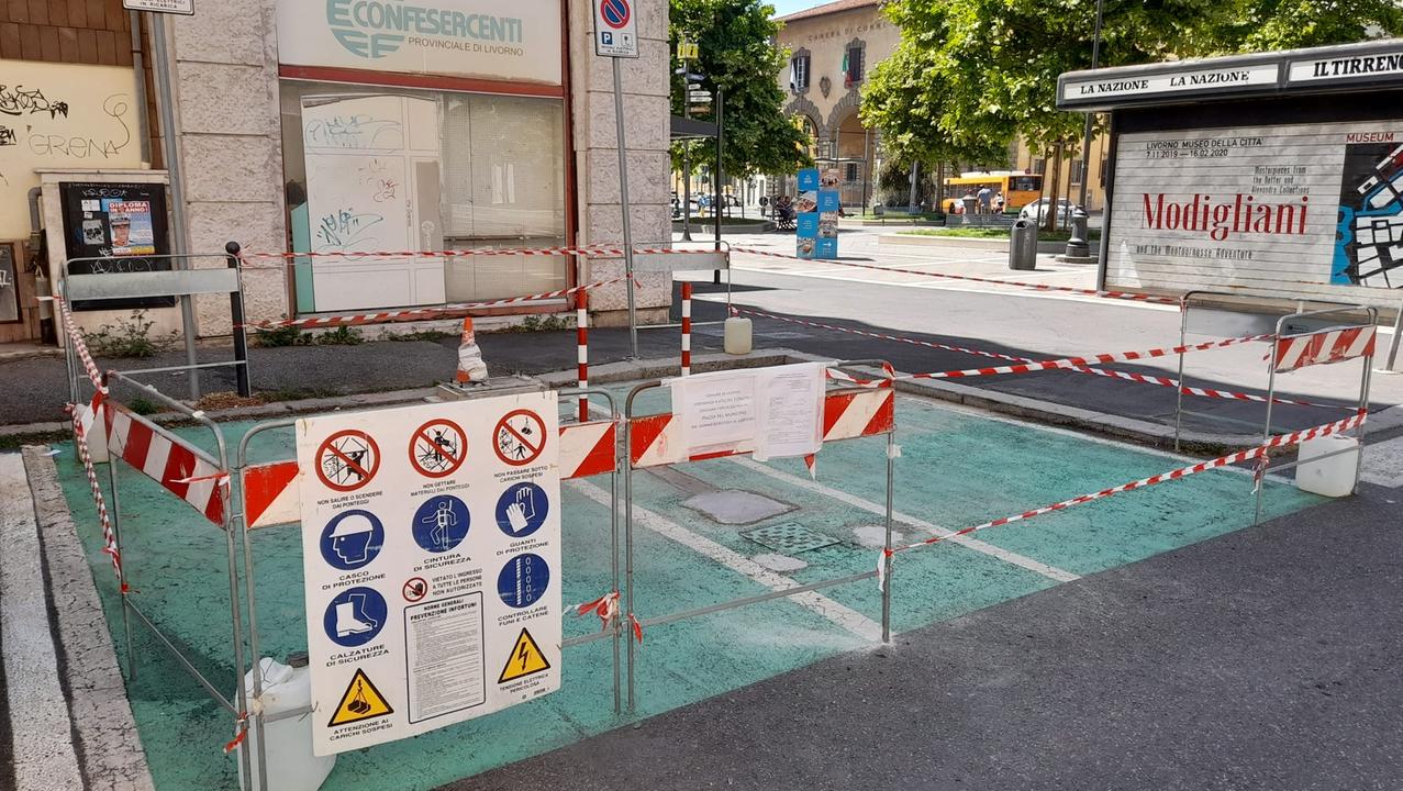 I lavori alla colonnina di Enel X Way