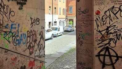 Modena, negozianti esasperati dai bulli: «Presidio di polizia? Favorevoli» 