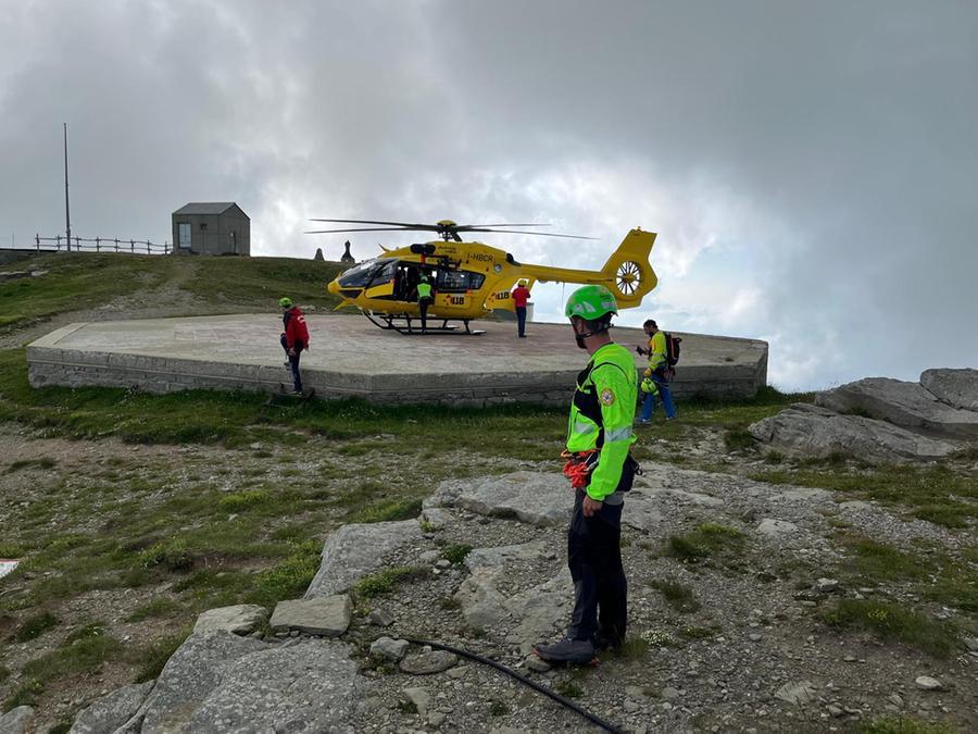 Sestola, si rompe una gamba sul Cimone: recupero avventuroso tra le nubi
