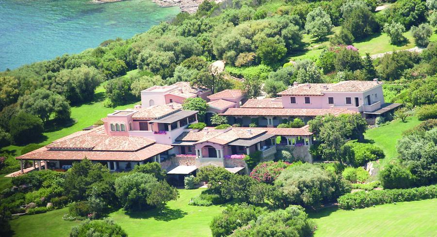 Anche dopo l’addio a Berlusconi Villa Certosa continua a crescere