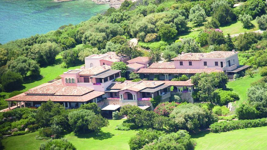 Anche dopo l’addio a Berlusconi Villa Certosa continua a crescere