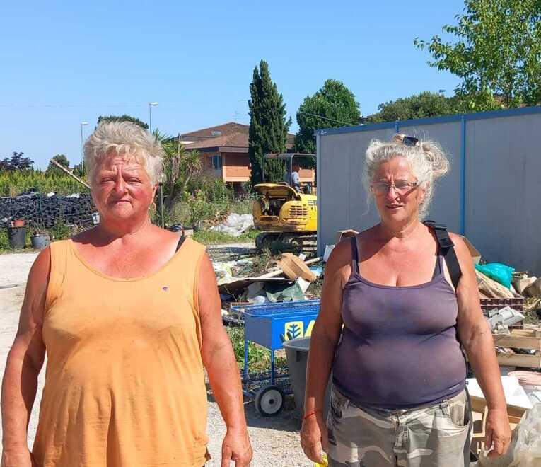 A sinistra Luciana Ferretti a destra Franca Ferretti