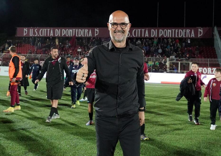 Il tecnico granata Max Canzi è pronto a rimettersi in moto con il suo Pontedera (foto Silvi)