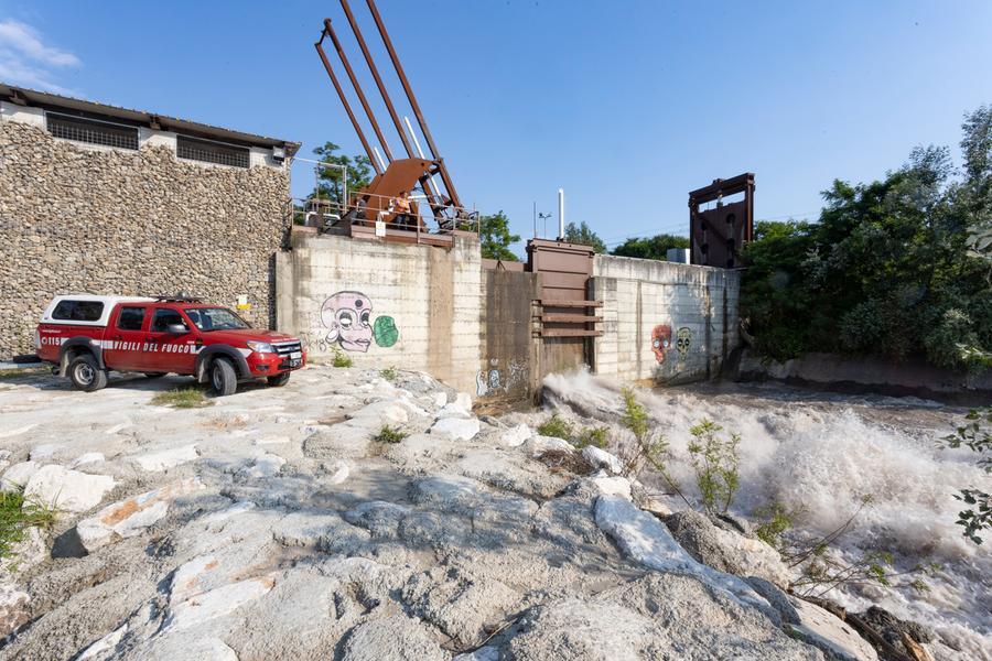 La tragedia nel Panaro. Un punto pericoloso per la forza della corrente Il residente: «Mai visto nessuno fare il bagno qui»