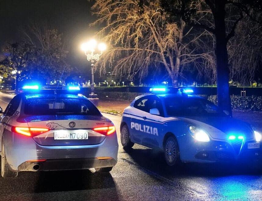Firenze, rapinano un livornese e accoltellano il suo amico