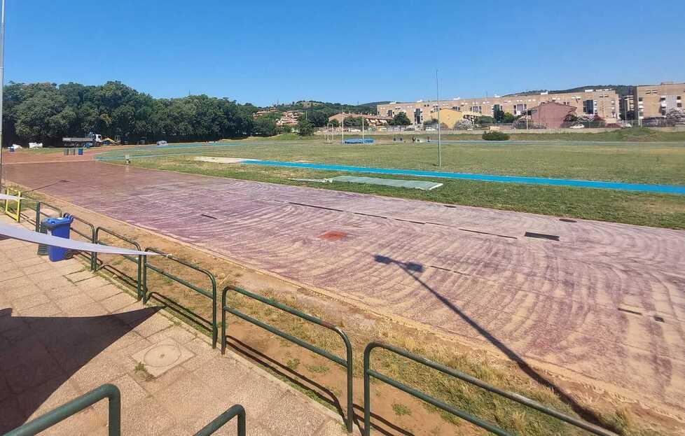 Piombino, la pista d’atletica resta inagibile: «Abbiamo detto no a 40 bambini»