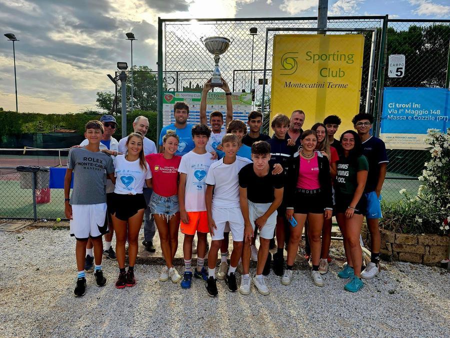 Montecatini, la notte del tennis ha fatto centro: alla 12 ore no-stop raccolti 4mila euro