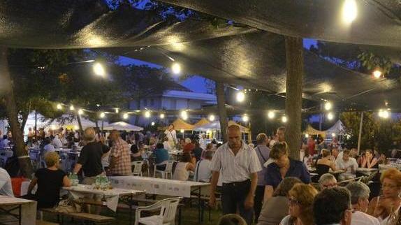 Cozze, tordelli e frittelle: a Massa è partita la stagione delle sagre<br>