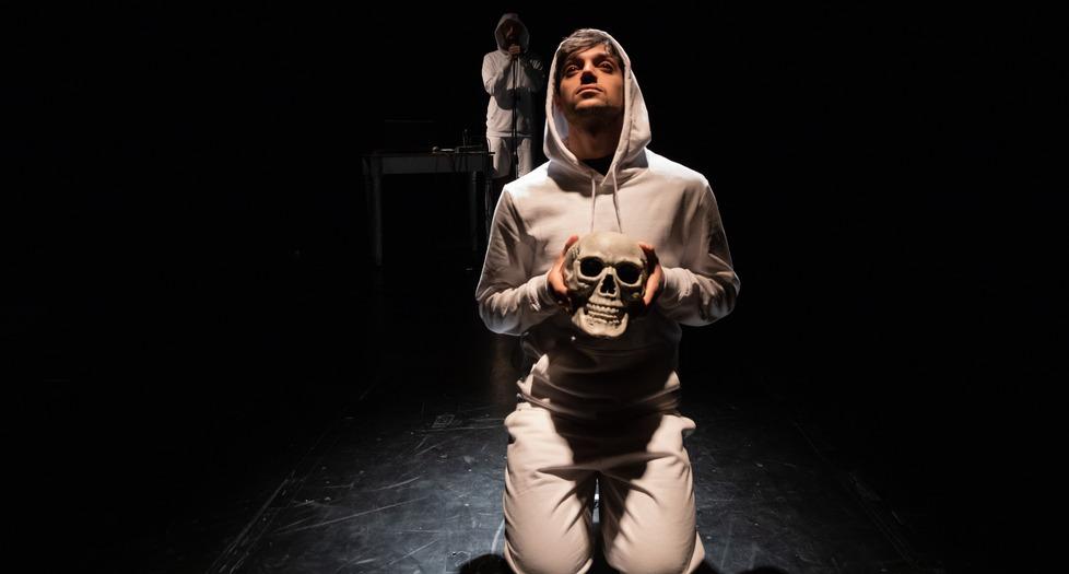 L’irriverente “Rap. Requiem al poeta” approda al Festival di Resistenza