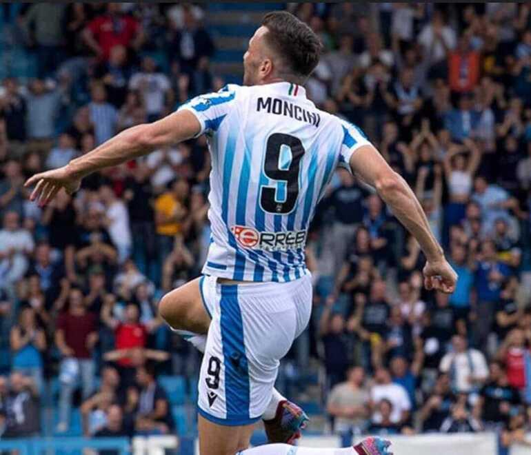 Ora la Reggiana va a caccia del nuovo bomber