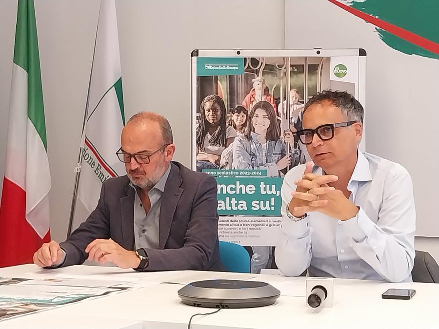 Modena. La Regione conferma treni e bus gratis per studenti