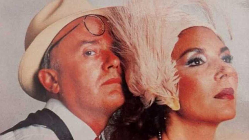 Roberto Gervaso e la moglie Vittoria sulla copertina del libro “Se vuoi che t’ami... galateo erotico”