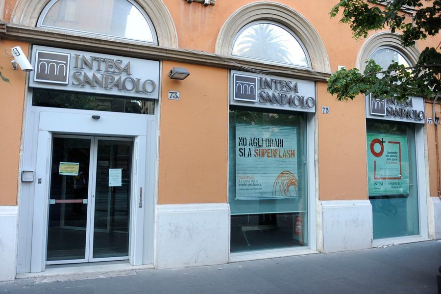 
	Una filiale di Intesa-San Paolo


