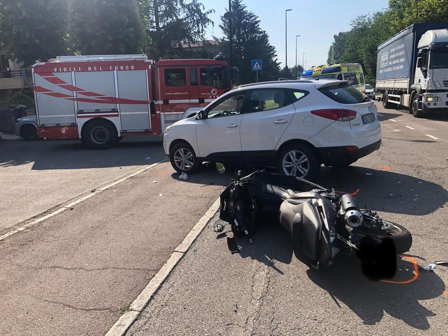 Gravissimo incidente sulla via Emilia, un 22enne in Rianimazione