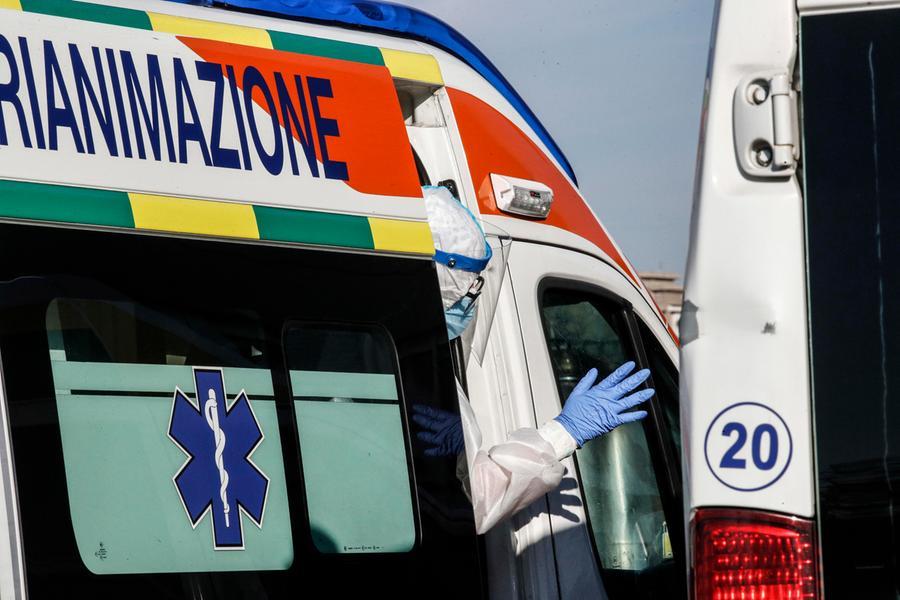 Tragedia in mare, muore annegato un 55enne