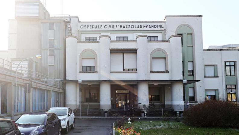 Argenta: sull’ambulanza non c’è il medico, panico per il malore del paziente