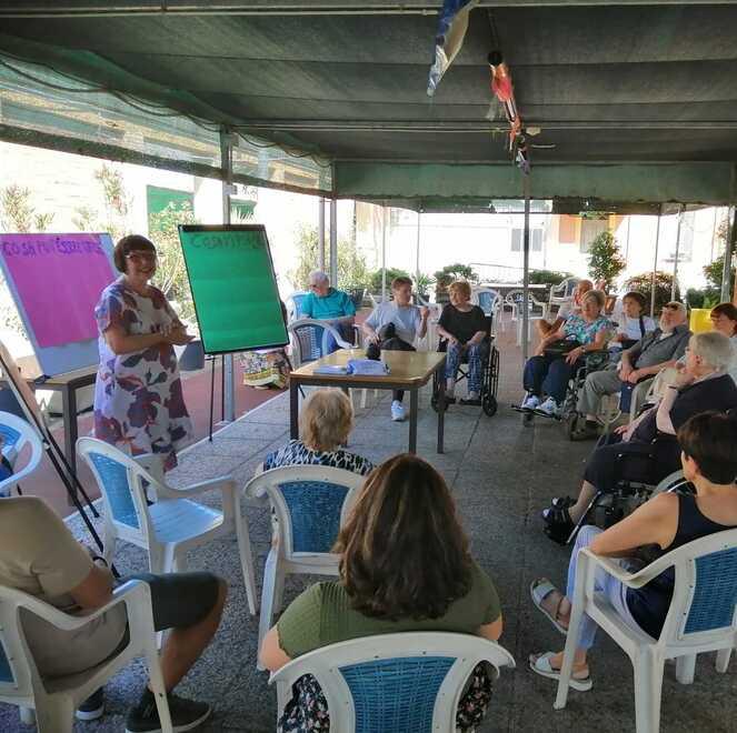 Carpi, Alexa dialoga con gli anziani: «Ci ricorda anche le medicine» 