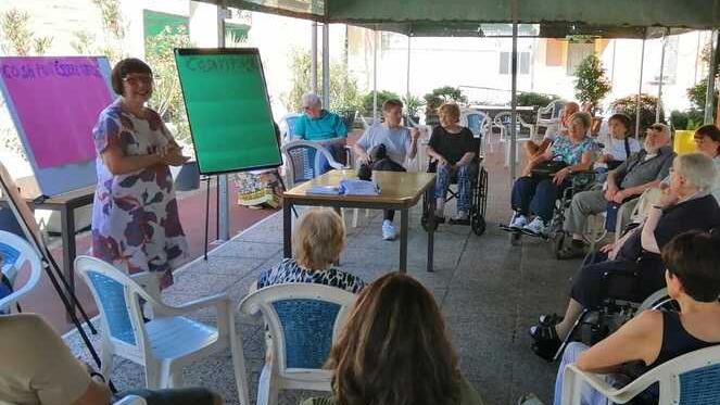 Carpi, Alexa dialoga con gli anziani: «Ci ricorda anche le medicine»