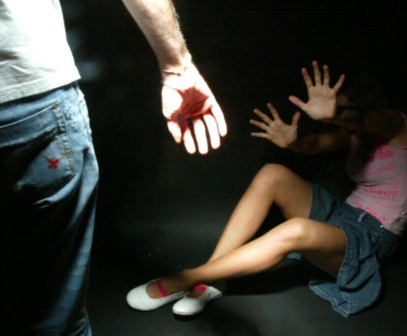 Nonantola: picchia, violenta e sequestra in casa la moglie 