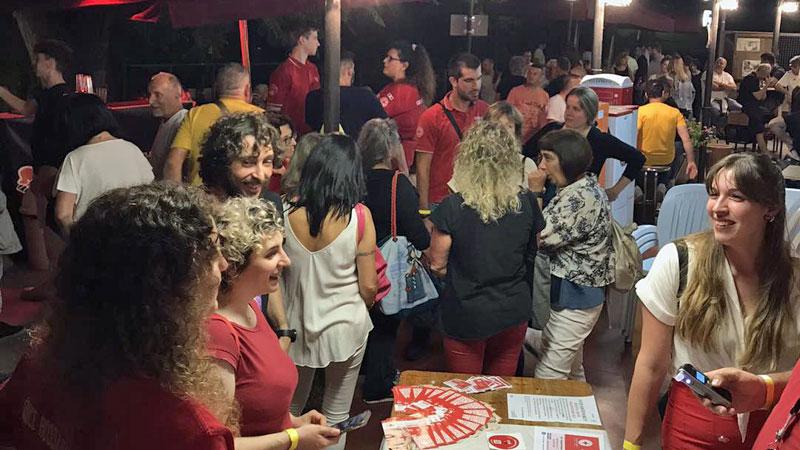 La cena solidale a Volterra spazzata via dall’aggressione del gruppo di bulli