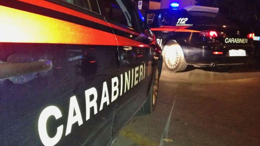 Scandicci, rissa nel centro per minori: fuori scatta la protesta con lancio di sassi e bottiglie