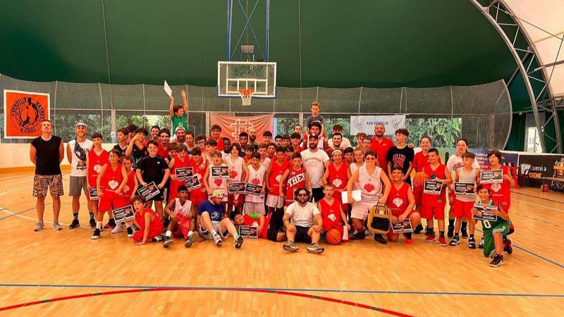 A Lido tutti pazzi per la pallacanestro