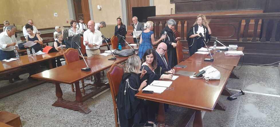 Alluvione di Livorno, sei ore di requisitoria contro Nogarin: «Ecco perché va condannato»