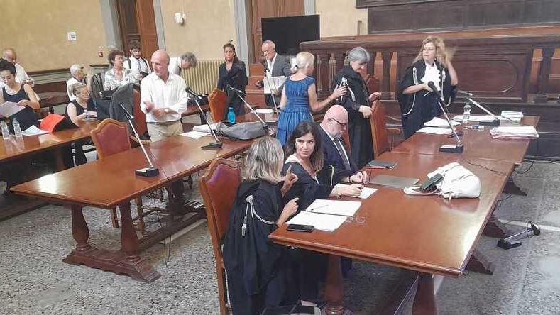 Alluvione di Livorno, sei ore di requisitoria contro Nogarin: «Ecco perché va condannato»