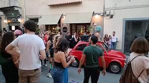 
	Un momento della festa in via Santa Trinita


