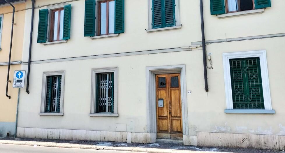 Firenze, protesta contro il centro per minori: lanciati sassi e bottiglie di vetro