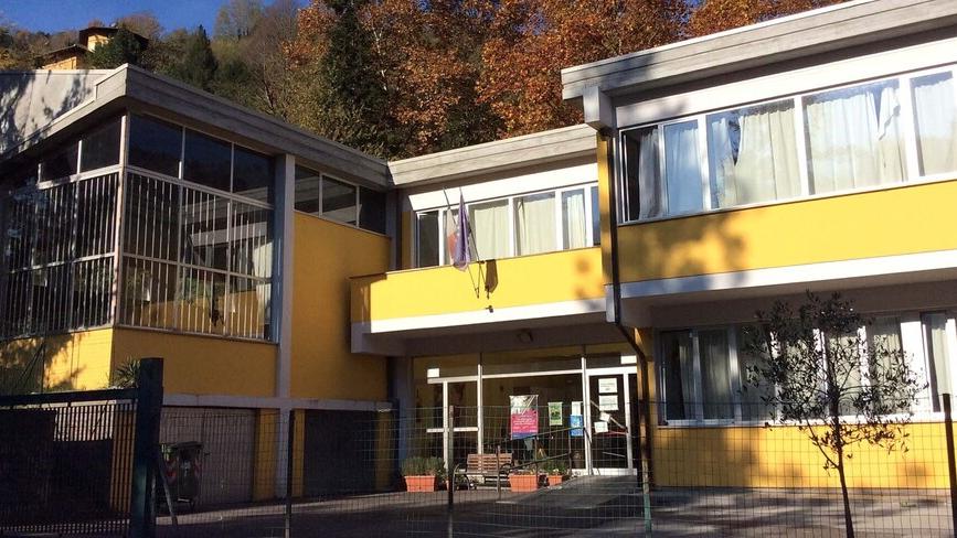 Pluriclassi a Bagni di Lucca, si alleviano i disagi ma alla Villa il problema rimane