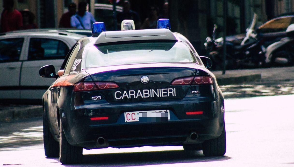 Spaccio fuori da una scuola a Campo di Marte: il pusher degli studenti finisce in manette