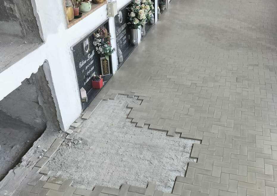 «Cimitero di Casinalbo poco curato, infiltrazioni e piastrelle danneggiate»