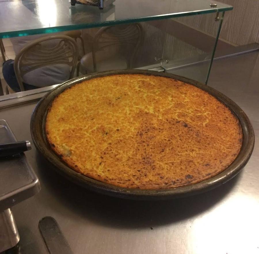 La cecìna di Pisa vuole ottenere l’indicazione geografica tipica. E da Livorno c'è chi fa ironia: «E allora la torta?»