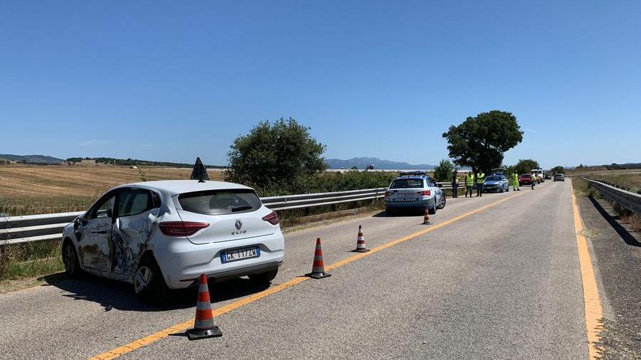 Oschiri, scontro frontale: sette persone ferite
