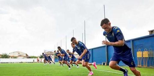 
	I giocatori dell&rsquo;Empoli in campo (Foto Empoli Fc)


