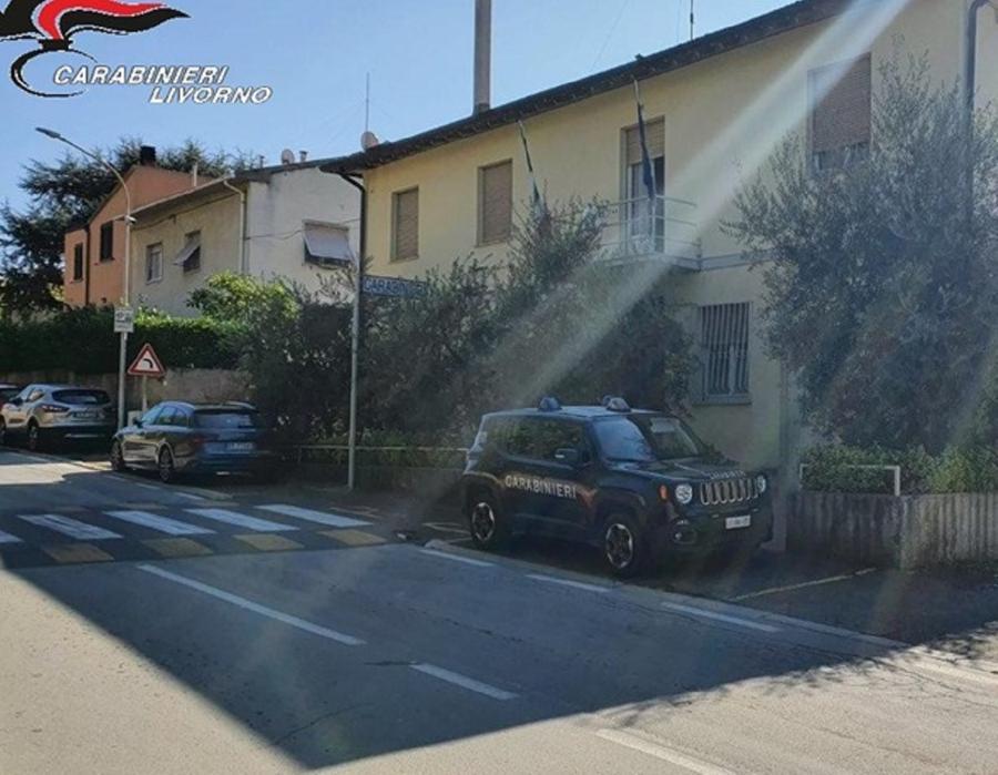 Si finge dipendente della questura e “scrocca” il soggiorno in un hotel di lusso: denunciato un 41enne