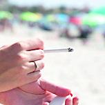 Porto Torres, nelle spiagge sigarette vietate: torna l’ordinanza anti-fumo 