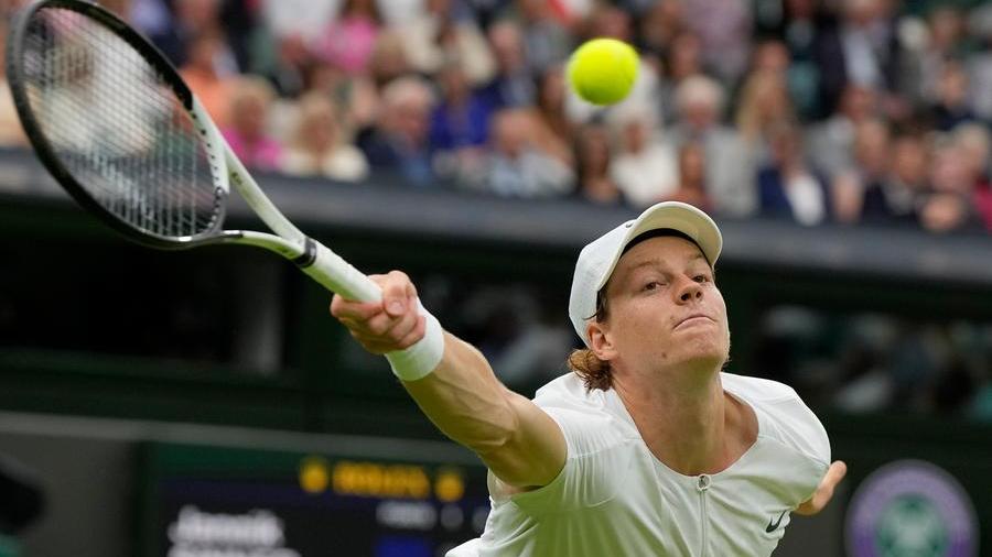 Wimbledon, Sinner sconfitto in semifinale da Djokovic