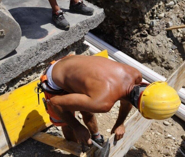 Allarme Caronte. Lavorare col caldo? Un pericolo: «Fermiamoci prima che sia tardi» 