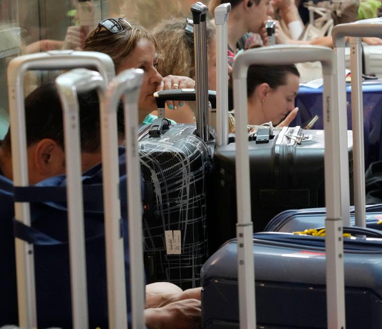 Il sabato nero degli aeroporti: a rischio disagi 270mila viaggiatori
