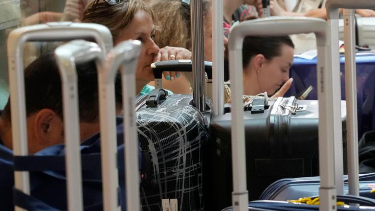 Il sabato nero degli aeroporti: a rischio disagi 270mila viaggiatori
