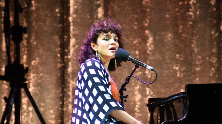In seimila in piazza Napoleone a Lucca incantati dalla voce di Norah Jones
