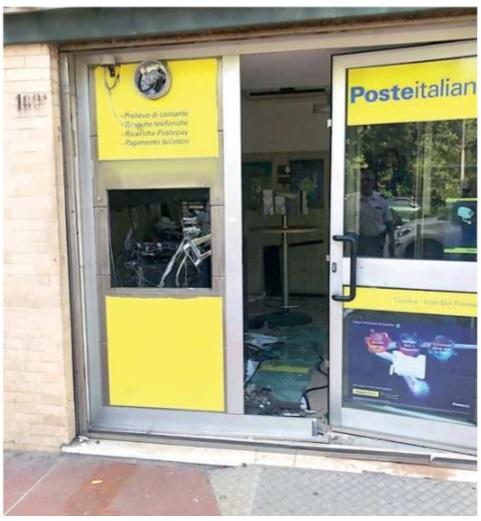 
	27 maggio. Il Postamat fatto saltare dai ladri

